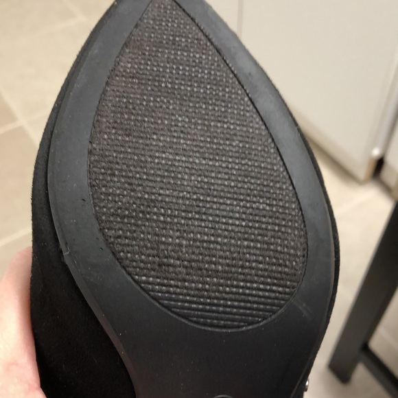 Woman’s suede boots 2 1/2 inch heel - Picture 12 of 13